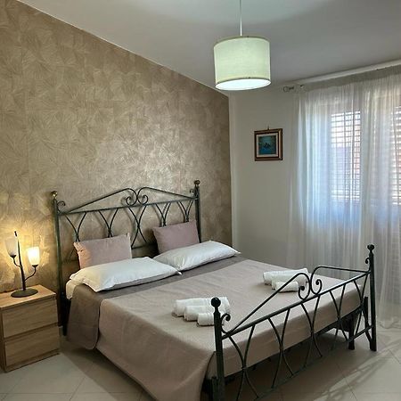 Nina Apartament Giardini Naxos Con Posto Auto Eksteriør billede