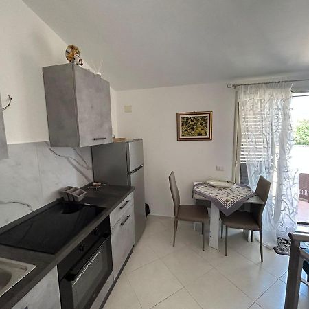 Nina Apartament Giardini Naxos Con Posto Auto Eksteriør billede