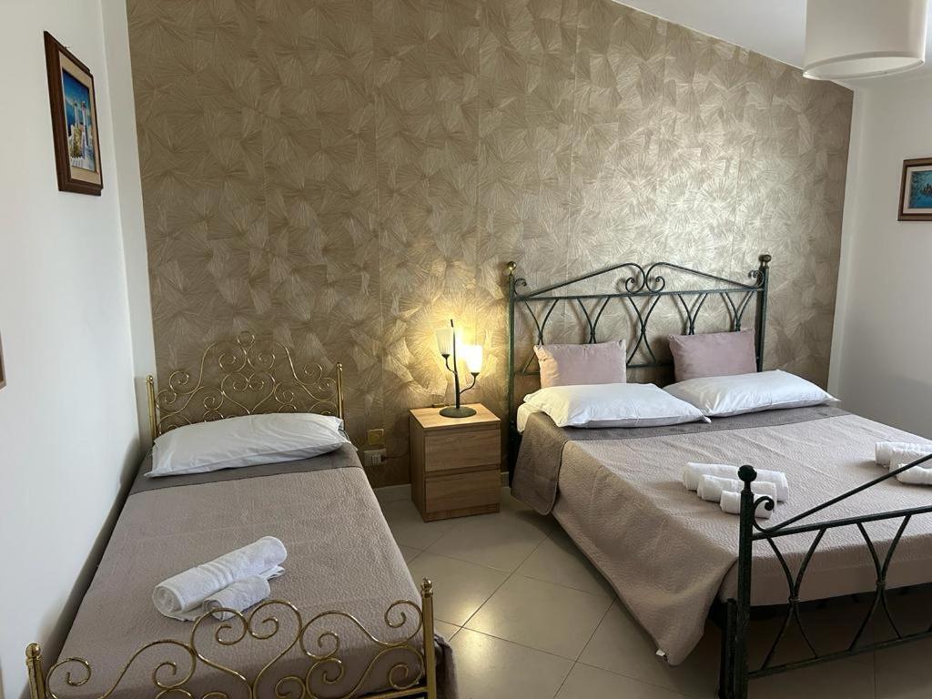 Nina Apartament Giardini Naxos Con Posto Auto Eksteriør billede