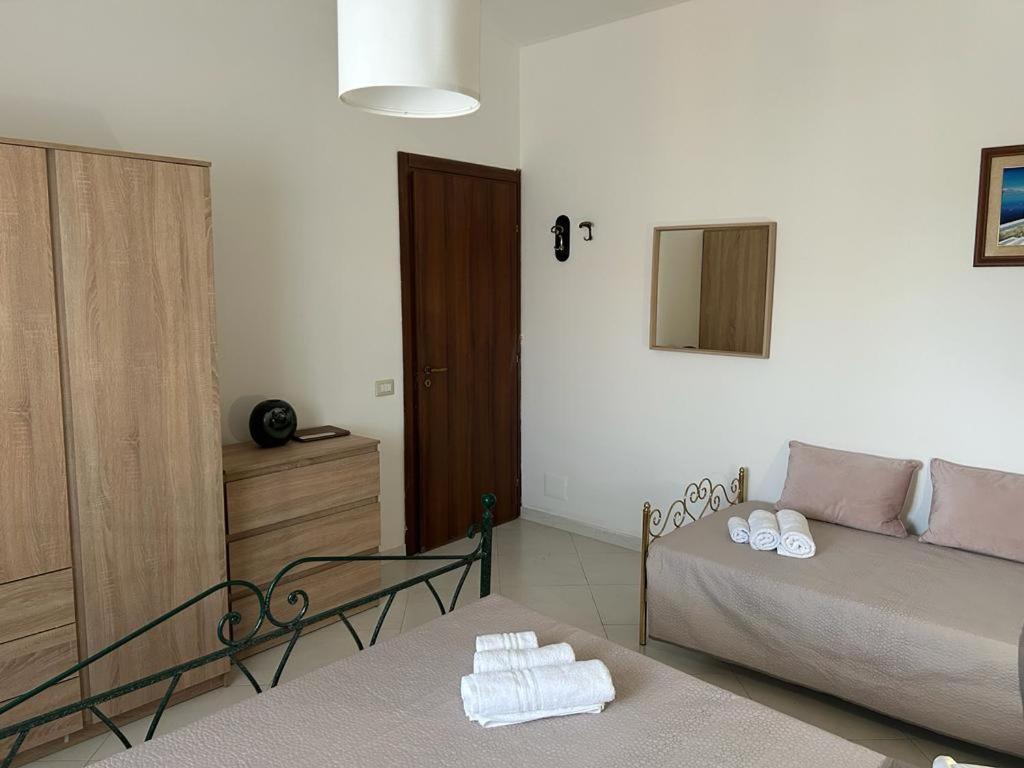 Nina Apartament Giardini Naxos Con Posto Auto Eksteriør billede