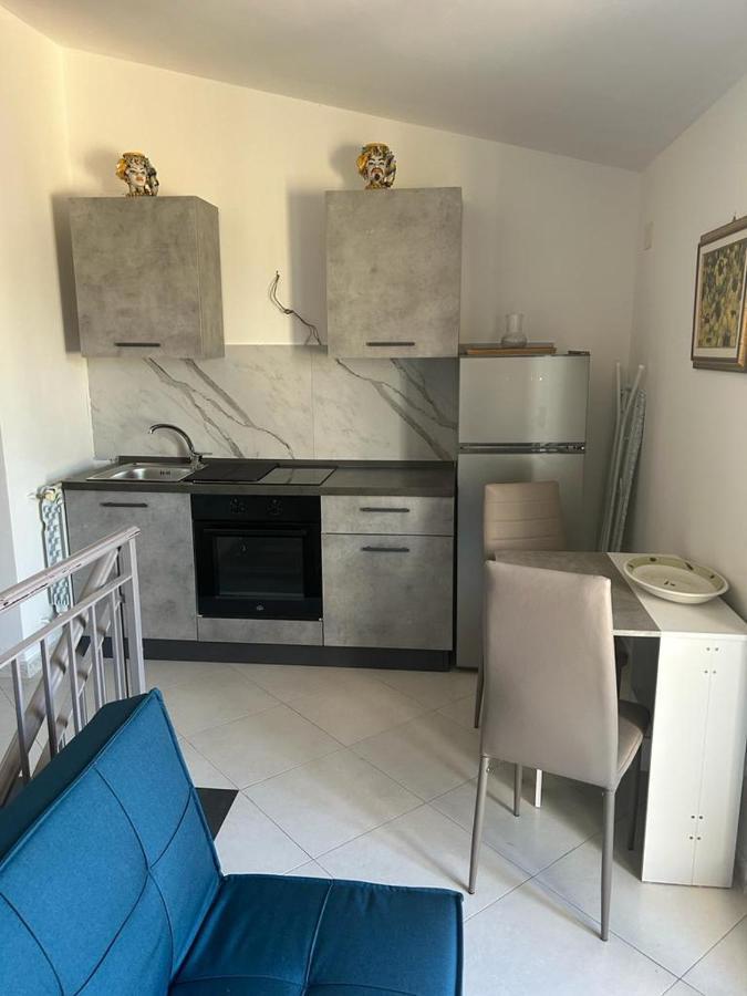 Nina Apartament Giardini Naxos Con Posto Auto Eksteriør billede