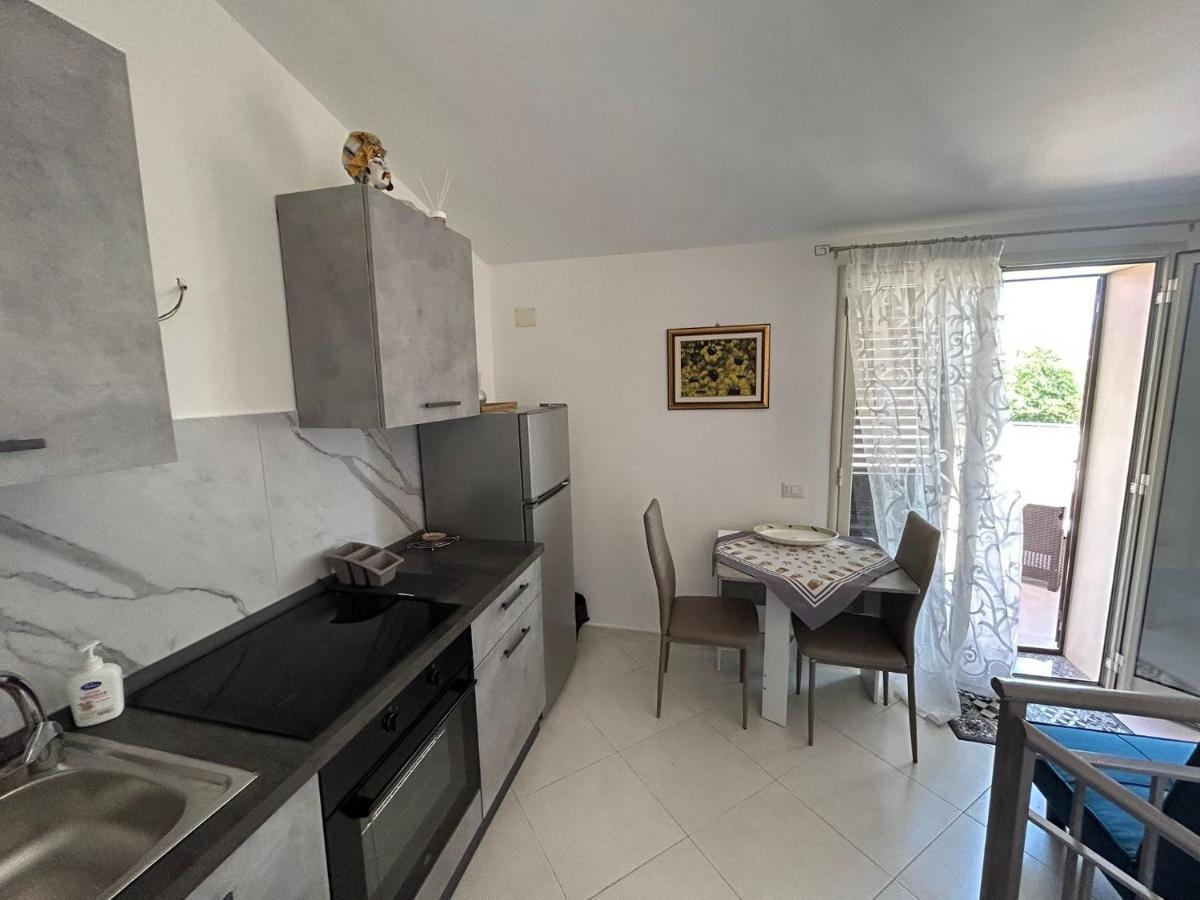 Nina Apartament Giardini Naxos Con Posto Auto Eksteriør billede