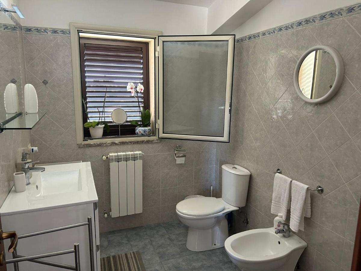 Nina Apartament Giardini Naxos Con Posto Auto Eksteriør billede