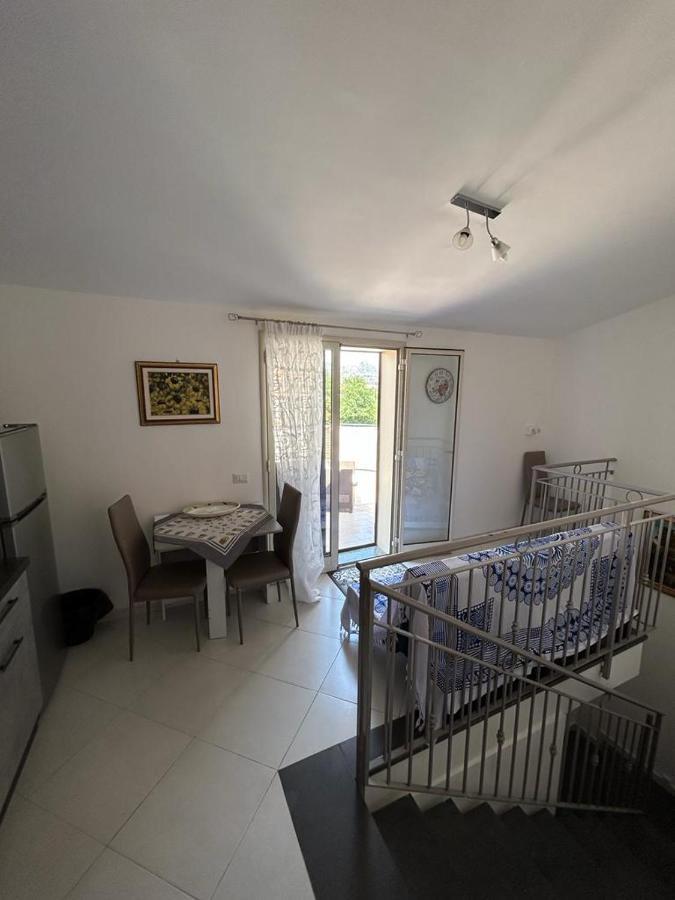Nina Apartament Giardini Naxos Con Posto Auto Eksteriør billede